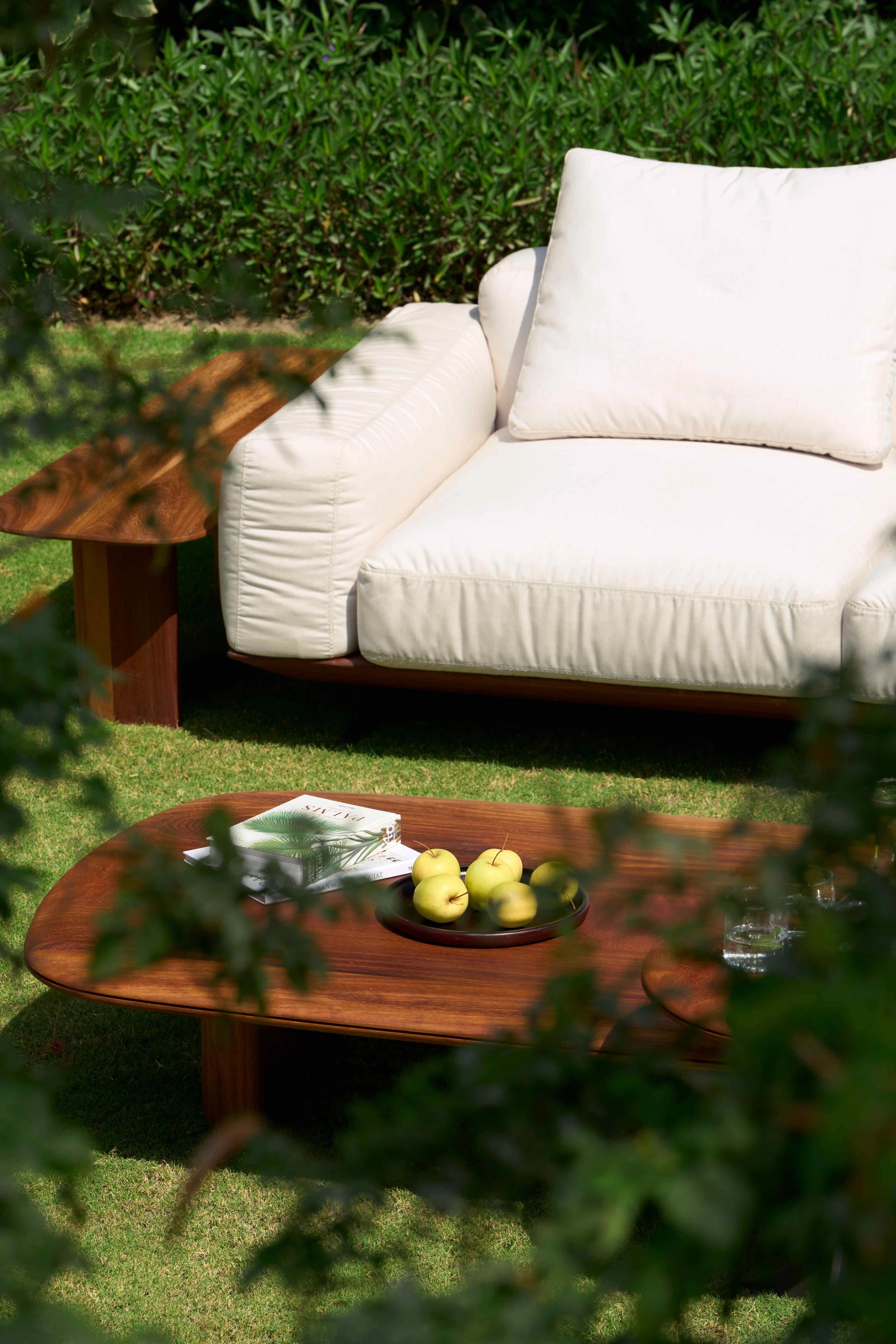 Bombé Armrests